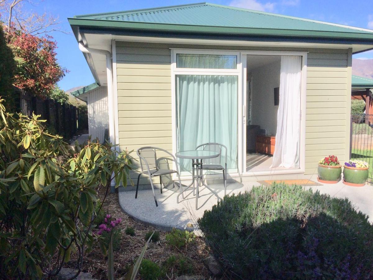 Art Glass Studio Wanaka Exterior photo